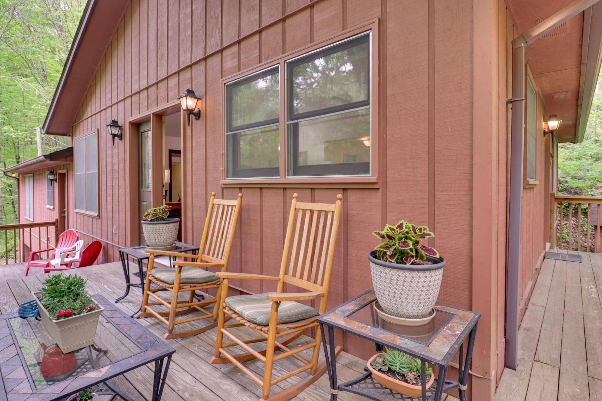 Cozy Whittier Home With Fire Pits Less Than 15 Mi To Hiking! Exterior photo