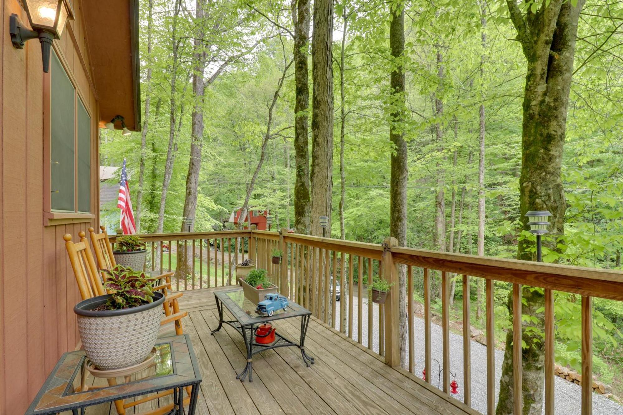 Cozy Whittier Home With Fire Pits Less Than 15 Mi To Hiking! Exterior photo